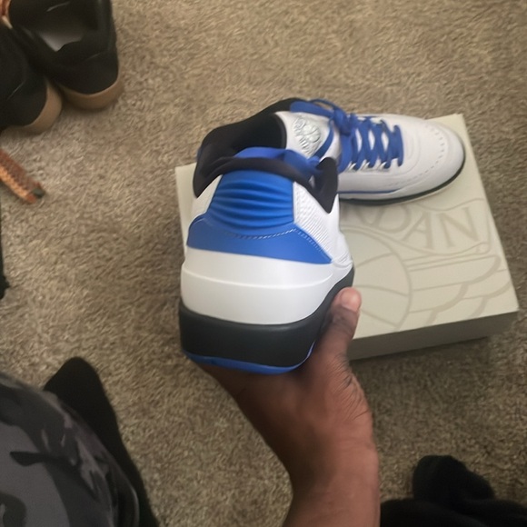 Shoes - Picture 3 of 4